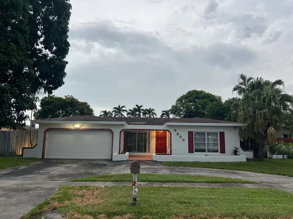 8830 NW 8th St, Hollywood, FL 33024