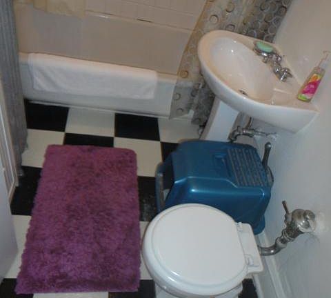 3rd image of 630 W Arlington Pl #1FF