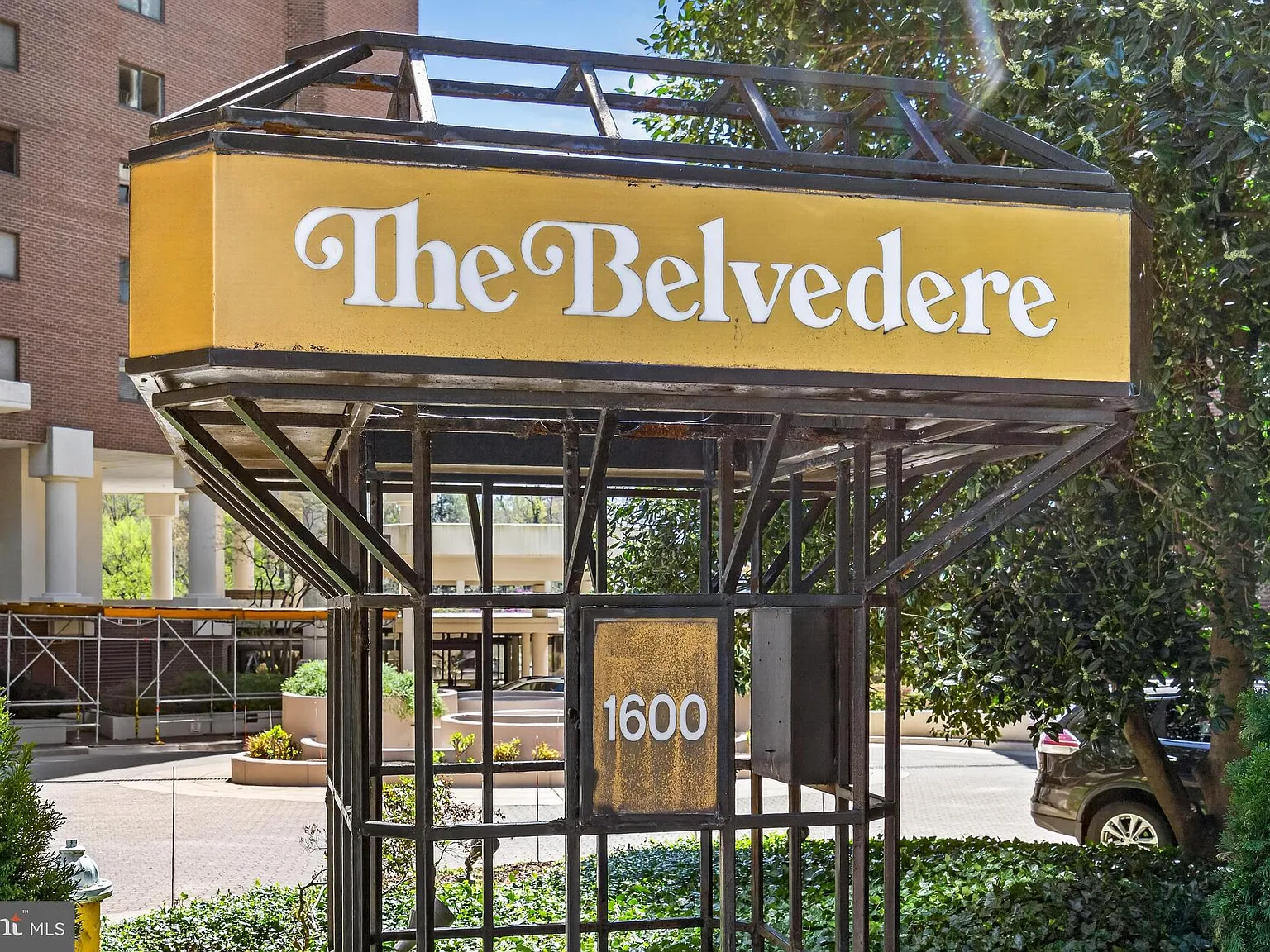 Belvedere Condo Phase I & II — Photo 1