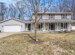 1244 N Robinhood Dr, Muskegon, MI 49445