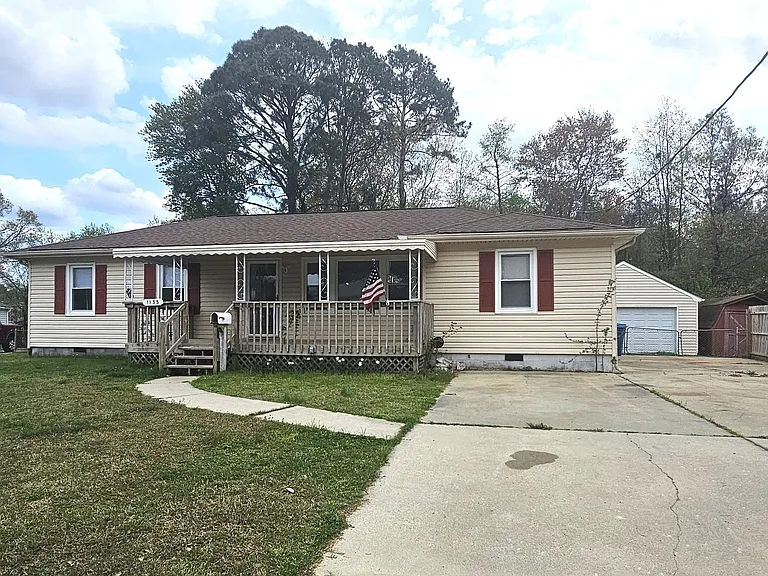 1133 Leland Cir — Photo 1