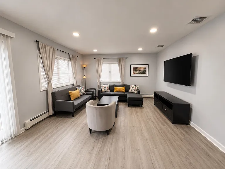 32 Franklin St #2 — Photo 13
