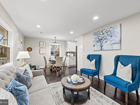 5th image of 16 Grandin Cir