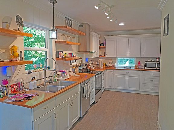 4th image of 120 Gould Dr