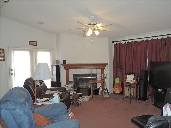4th image of 3520 Mountain View Dr