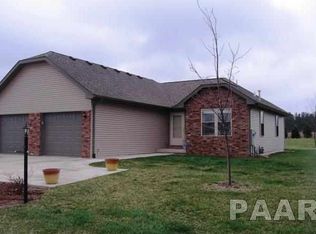 1268 Willow Glen Dr, Metamora, IL 61548