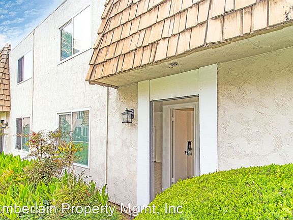 2nd image of 965 Laguna Dr APT 10