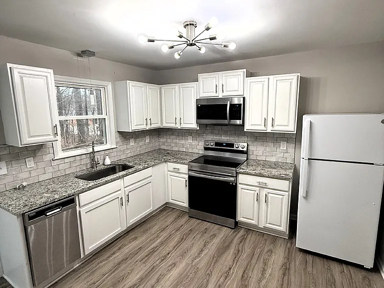 630 N Taylor St #32 — Photo 15