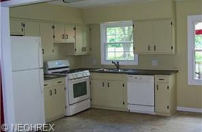 3rd image of 46702 Allendale Ave