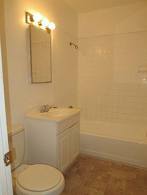 2nd image of 1146 E Lexington Ave APT C