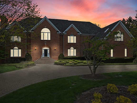 2nd image of 5829 Blue Heron Dr