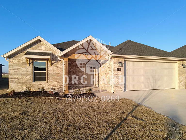818 Hickory Meadows Ave — Photo 2