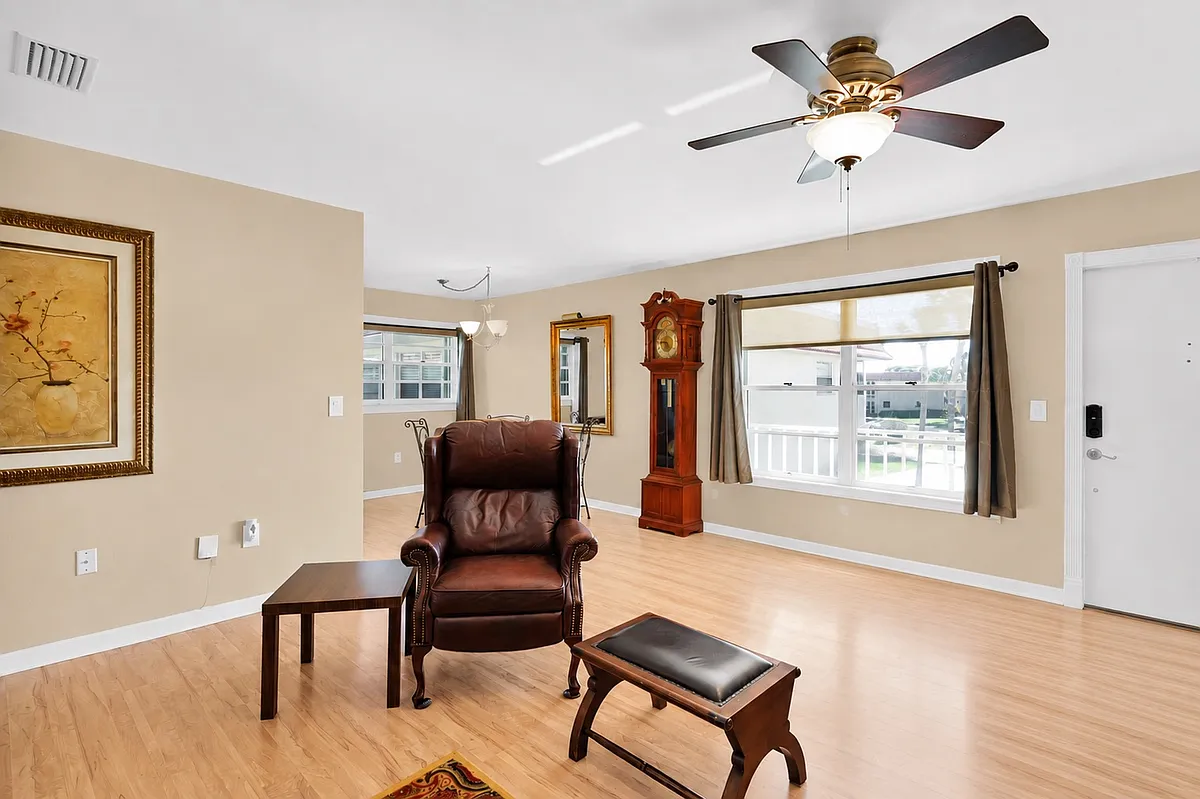 Building Photo - 107 Spring Lake Ct #206