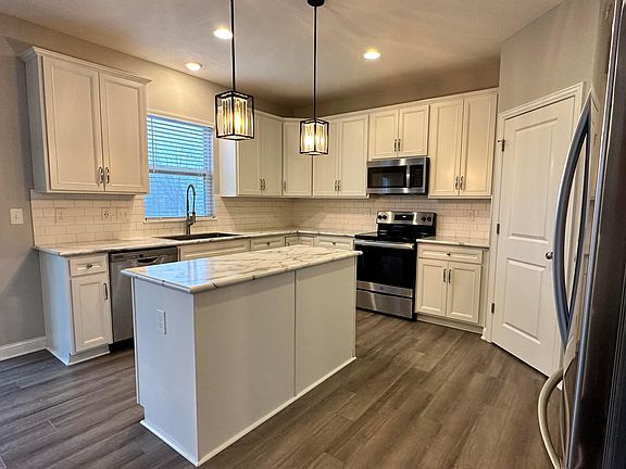 3rd image of 12653 Prairie View Dr NW