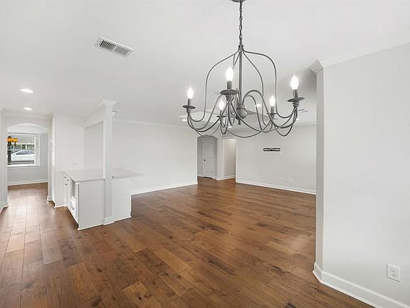 4th image of 5215 Dumfries Dr