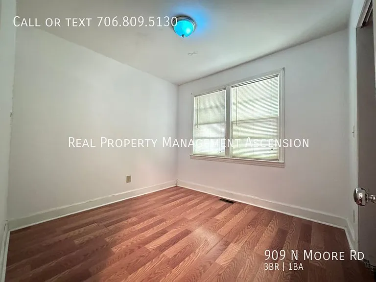909 N Moore Rd — Photo 14