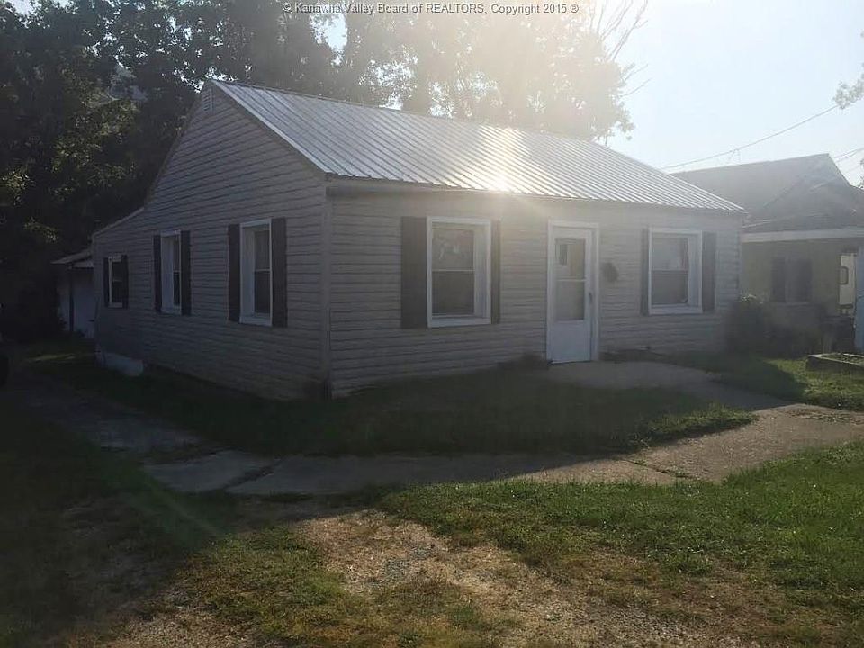 2nd image of 1125 Main Ave