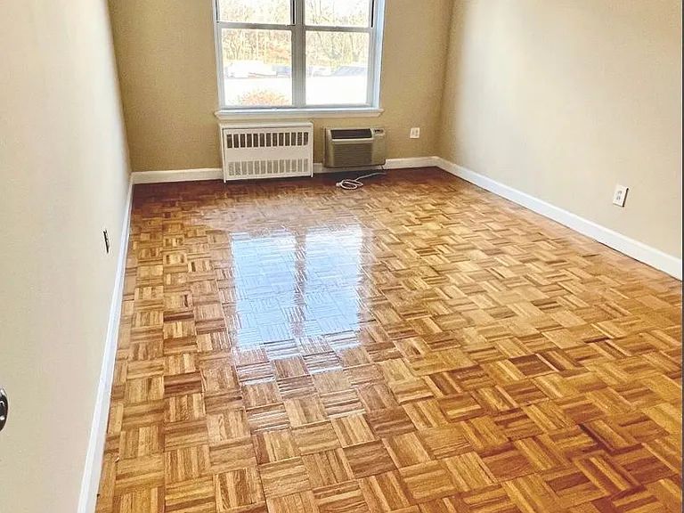 4430 Douglaston Pkwy #3K — Photo 15