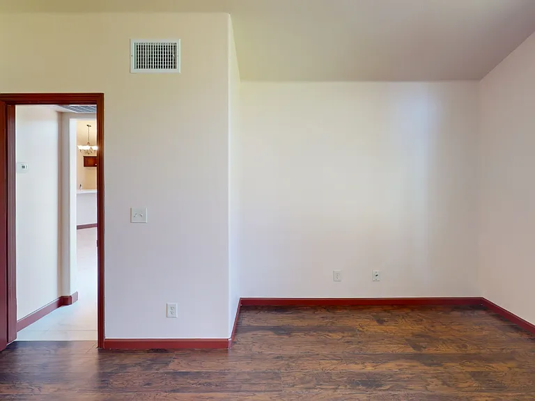 2292 Golden Ave — Photo 15