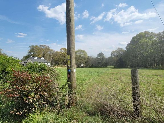 3rd image of 2579 Shoal Creek Rd