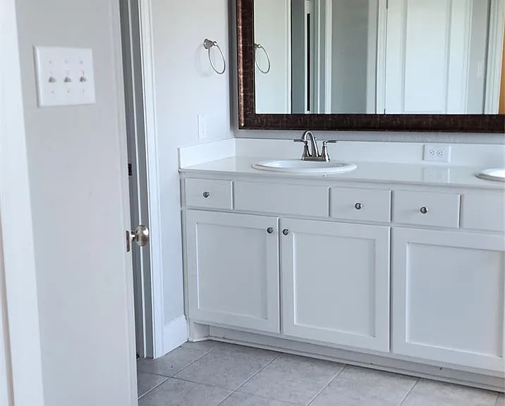 702 Amber Dr — Photo 21