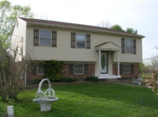 269 Western Rd, Louisville, KY 40229