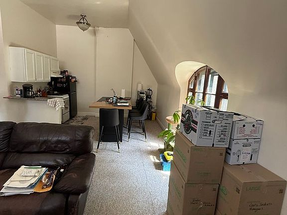 3rd image of 1436 N Astor St APT 7