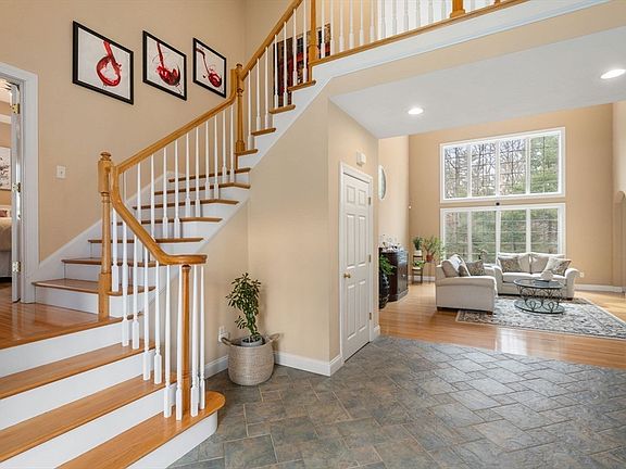 4th image of 22 Mystic Valley Ln