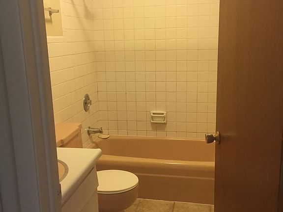2nd image of 501 Joliet St APT 23