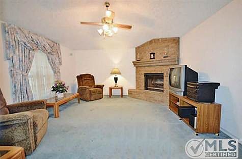3rd image of 517 La Cresta Dr