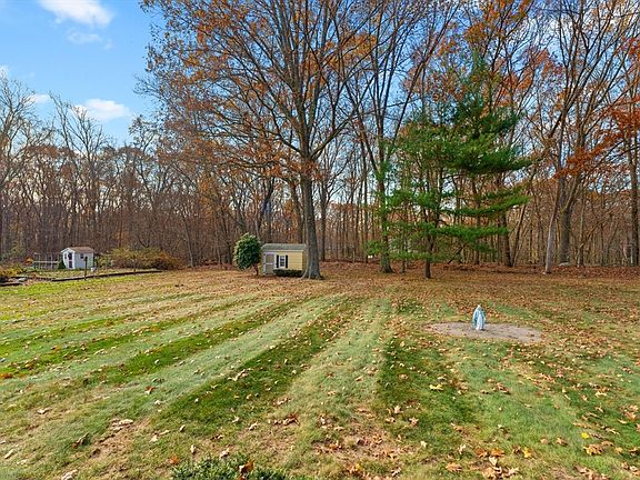 3rd image of 6 Sharon Pkwy
