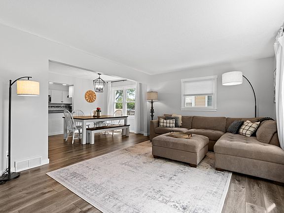 5th image of 2435 25th St NW