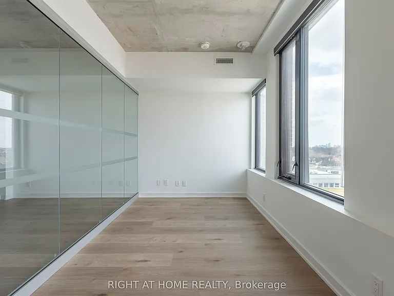 7 Fairbank Ave W #503 — Photo 12