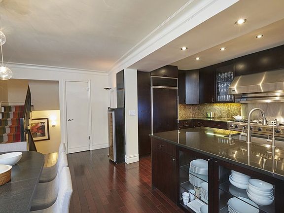 4th image of 23 Park Ave APT 2A