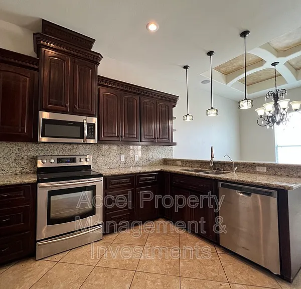 2301 N 46th St — Photo 5