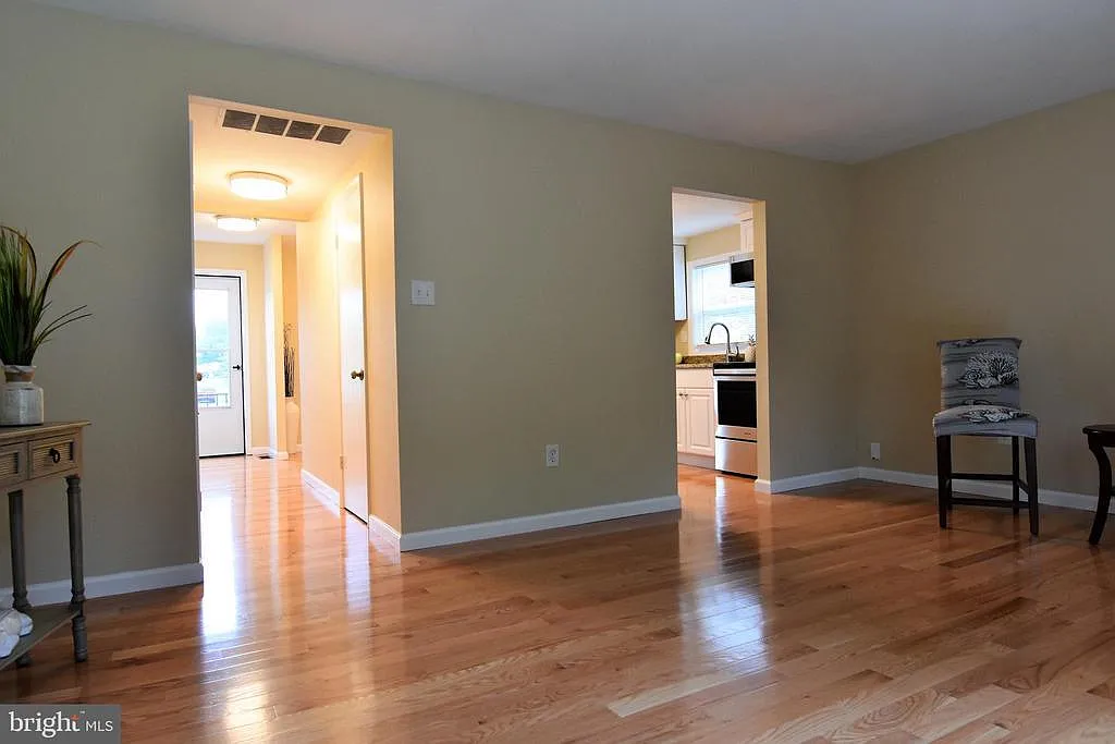 8560 Beacon Point Dr photo 1