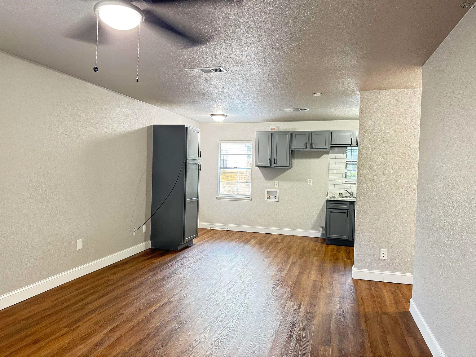 3 bed, 1.0 bath, 967 sqft, $1,350 — Photo 4