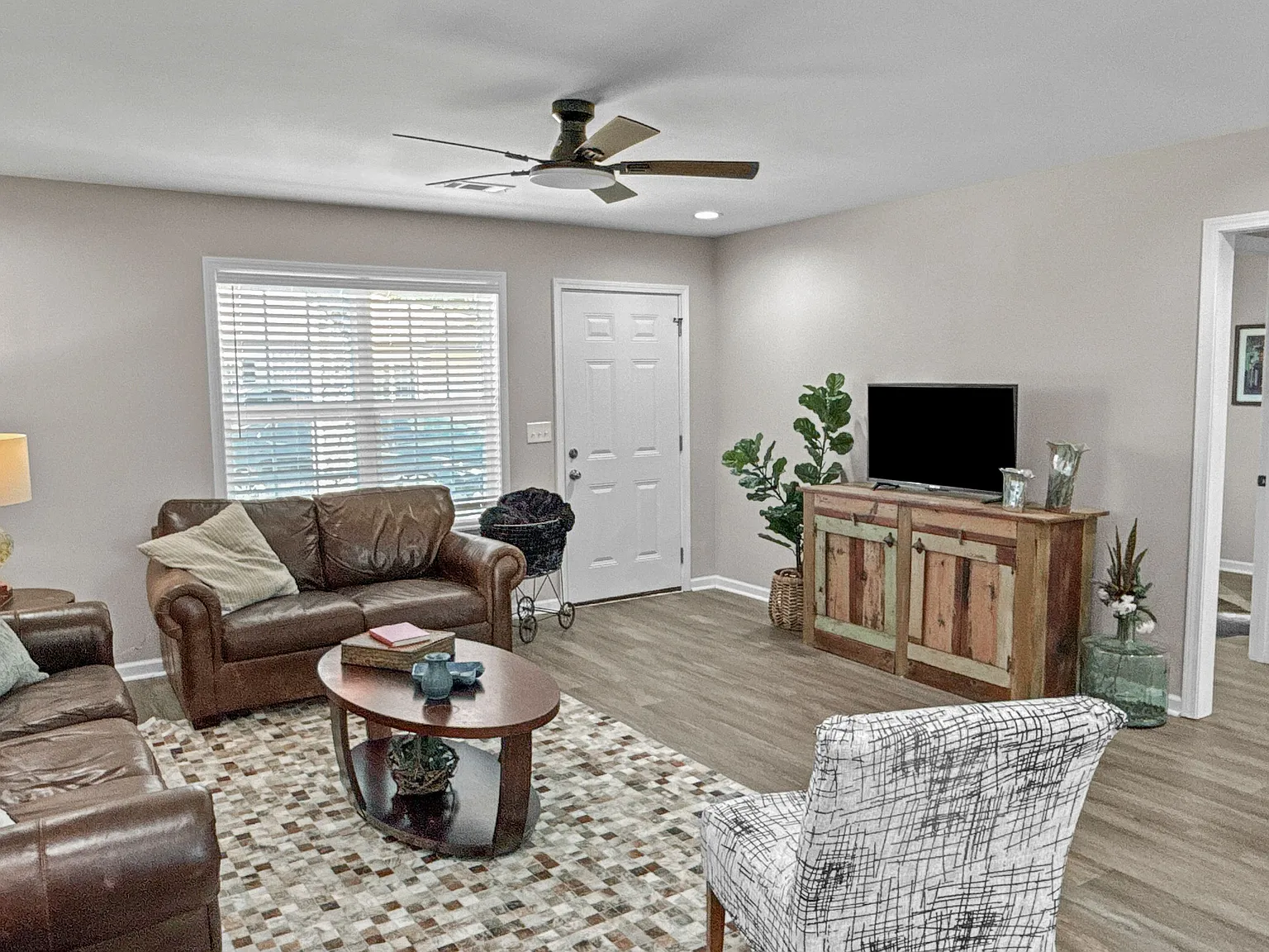 2 bed, 2.0 bath, 980 sqft, $1,250 — Photo 3