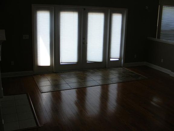 3rd image of 1059 Garrison Dr