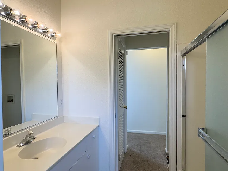 852 3rd St W — Photo 18