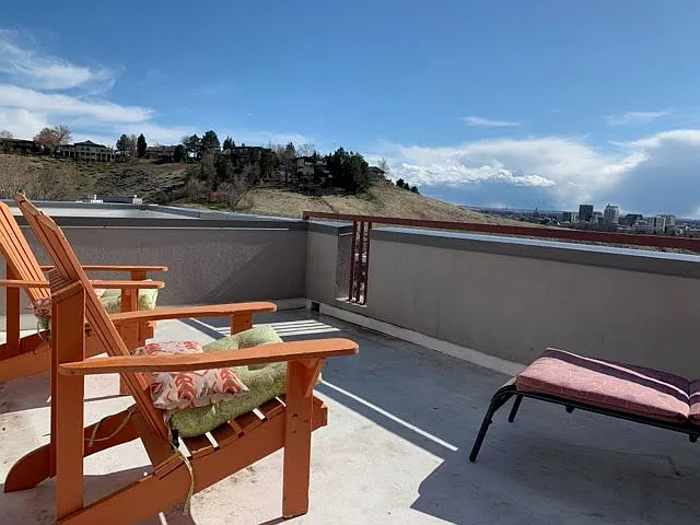 509 W Groveview Ln — Photo 2