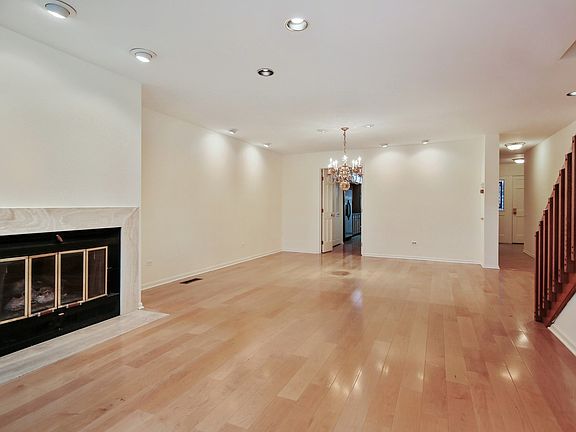 5th image of 1415 Burr Oak Ct #15-C