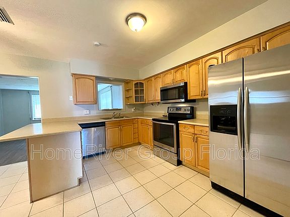 5th image of 2839 55th St N