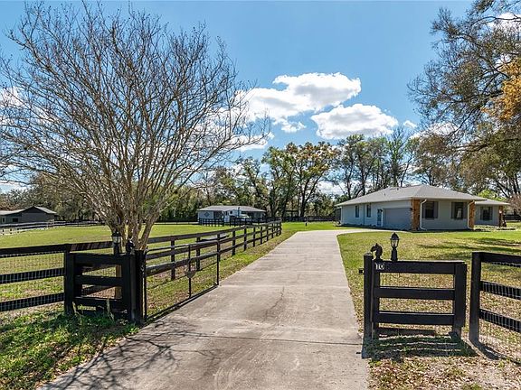 2nd image of 10 Carry Back Rd