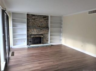 593 Heritage Vlg #E, Southbury, CT 06488