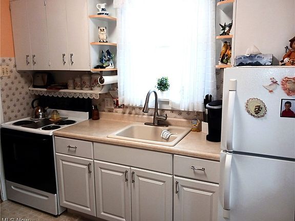 5th image of 4798 Damon Ave NW