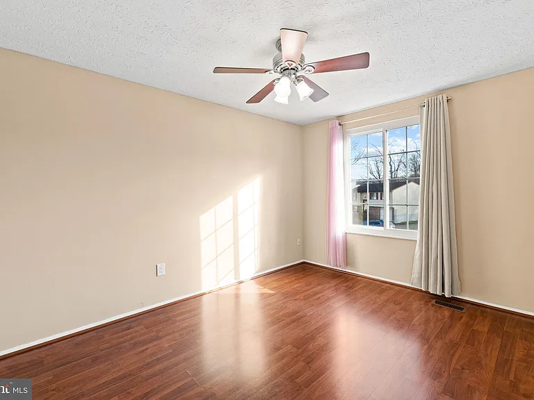 8469 Rippled Creek Ct — Photo 19