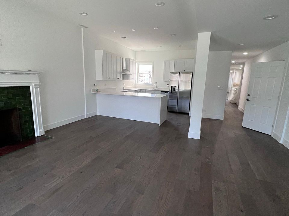 1st image of 4924 S King Dr #3S