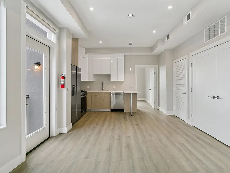 6800 Polk St #402 — Photo 9