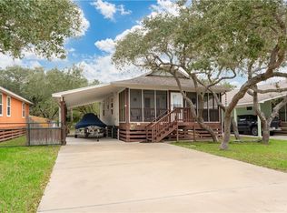 1023 S Fuqua St, Rockport, TX 78382